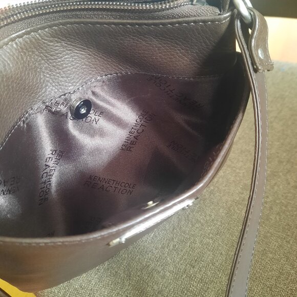 Kenneth Cole Reaction crossbody leather bag - Picture 8 of 8